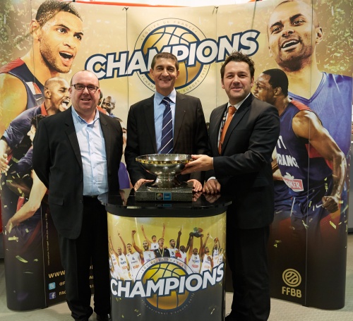 JP Siutat avec le Trophée BD