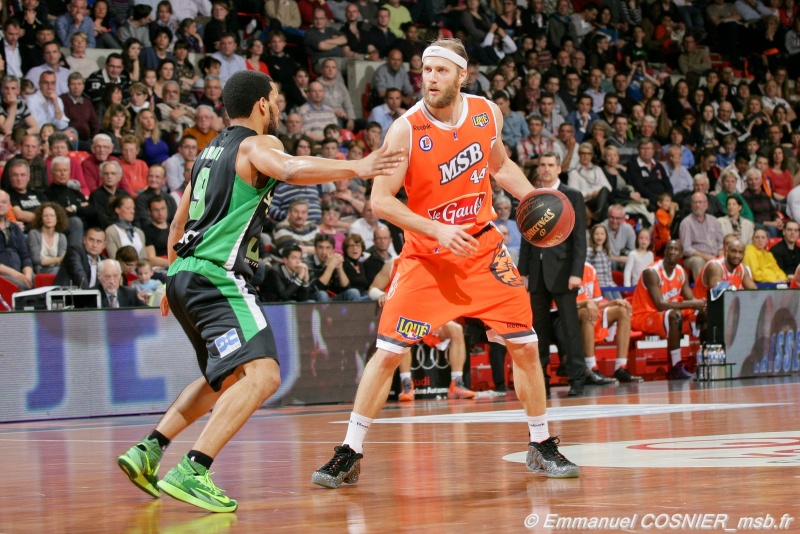 Vaughn contre Asvel