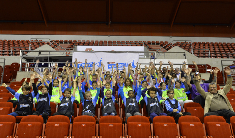 50 enfants heureux