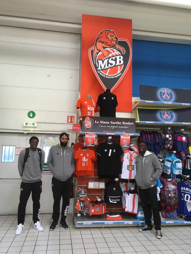 Corner MSB avec les joueursBD