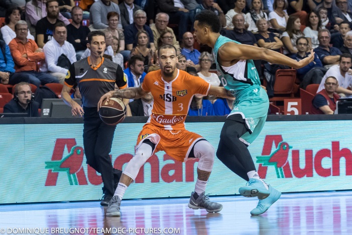Justin en match en orange2